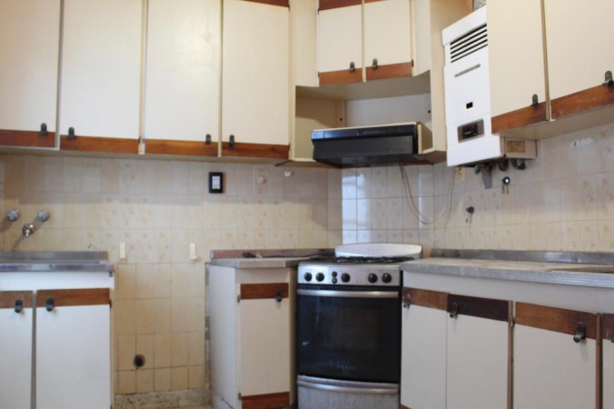 VENDO!! CÓMODA CASA 