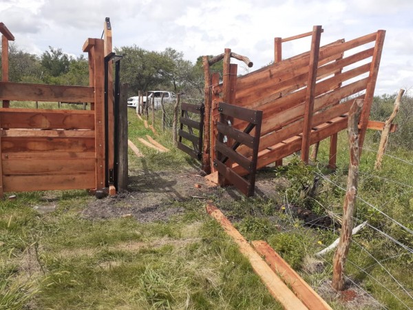 VENDO!! CAMPO MIXTO EN FEDERAL SOBRE ASFALTO!!!