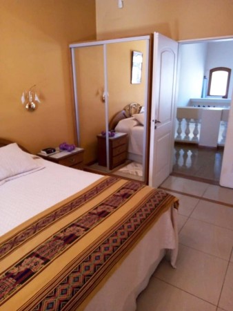 VENDO CASA - ZONA PLAZA SAEZ PEÑA 