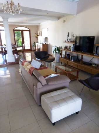 VENDO CASA - ZONA PLAZA SAEZ PEÑA 