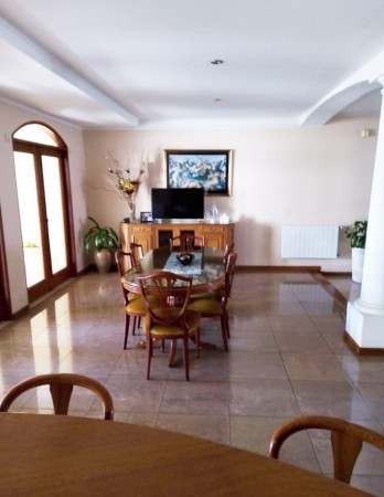 VENDO CASA - ZONA PLAZA SAEZ PEÑA 