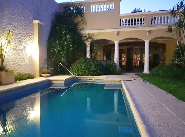 VENDO CASA - ZONA PLAZA SAEZ PEÑA 