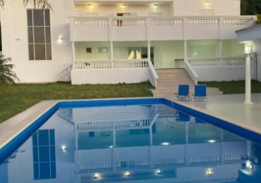 VENDO!! HERMOSA E INCREÍBLE CASA